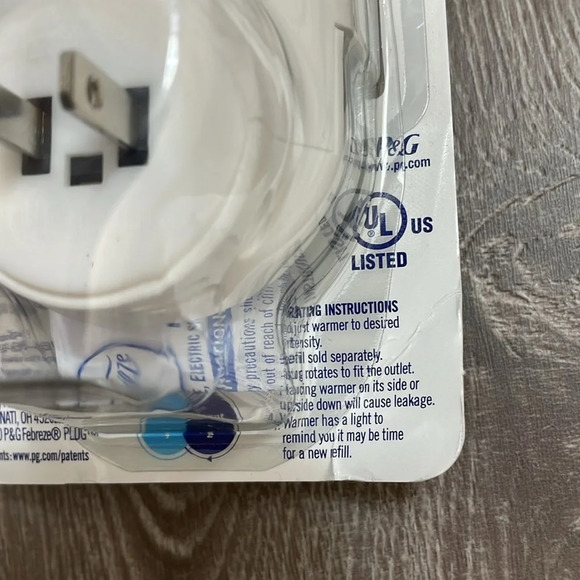 🌸 New Febreze Plug Bundle of 3 Scented Oil Warmers - Picture 6 of 6